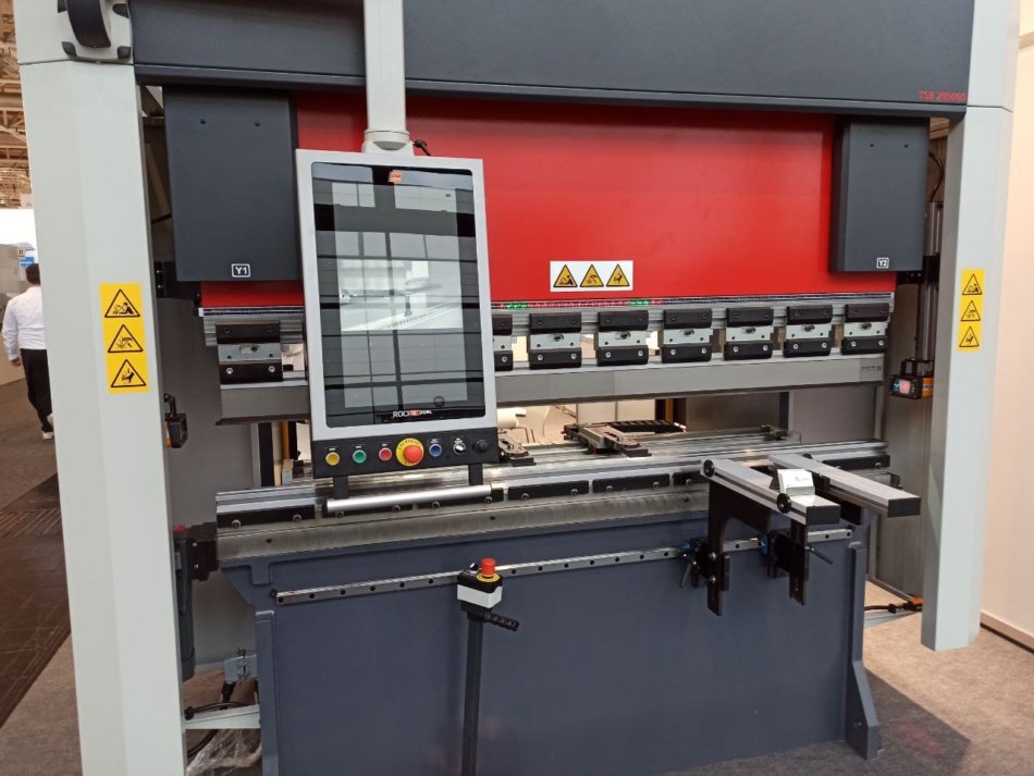 Presse plieuse CNC